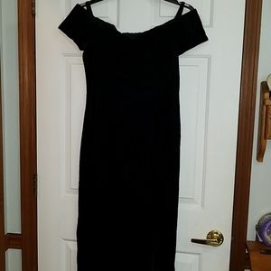 Beautiful! Red carpet black velvet evening gown